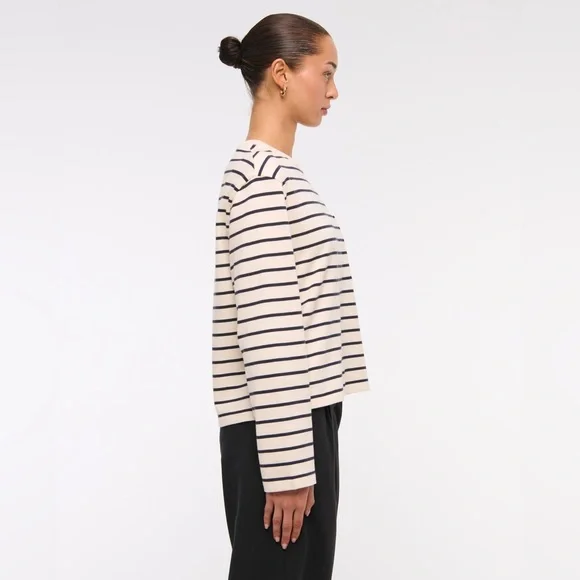 Abercrombie & Fitch Black and White Striped Sweatshirt - Picture 6 of 7